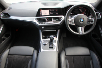 BMW 3シリーズ 320i Mｽﾎﾟｰﾂ ｺﾝﾌｫｰﾄP Pｱｼｽﾄﾌﾟﾗｽ 360度ｶﾒﾗ ｼｰﾄﾋｰﾀｰ 追従ACC ｽﾃｱﾘﾝｸﾞｻﾎﾟｰﾄ BMWﾗｲﾌﾞｺｯｸﾋﾟｯﾄﾞLEDﾍｯﾄﾞﾗｲﾄ ｵｰﾄﾊｲﾋﾞｰﾑ ﾜｲﾔﾚｽ充電  ﾊｰﾌﾚｻﾞｰ 電動ﾄﾗﾝｸ 3ｿﾞｰﾝｴｱｺﾝ ｱｯﾌﾟﾙｶｰﾌﾟﾚｲ 2年保証