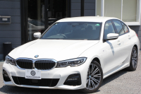 BMW 3シリーズ 320i Mｽﾎﾟｰﾂ ｺﾝﾌｫｰﾄP Pｱｼｽﾄﾌﾟﾗｽ 360度ｶﾒﾗ ｼｰﾄﾋｰﾀｰ 追従ACC ｽﾃｱﾘﾝｸﾞｻﾎﾟｰﾄ BMWﾗｲﾌﾞｺｯｸﾋﾟｯﾄﾞLEDﾍｯﾄﾞﾗｲﾄ ｵｰﾄﾊｲﾋﾞｰﾑ ﾜｲﾔﾚｽ充電  ﾊｰﾌﾚｻﾞｰ 電動ﾄﾗﾝｸ 3ｿﾞｰﾝｴｱｺﾝ ｱｯﾌﾟﾙｶｰﾌﾟﾚｲ 2年保証