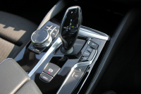 BMW 5シリーズ 523d ﾂｰﾘﾝｸﾞﾌﾞﾗｯｸｱｳﾄ 特別仕様車 1ｵﾅ HUD ﾊｰﾏﾝｶｰﾄﾞﾝ 追従ACC ｽﾃｱｻﾎﾟｰﾄ LEDﾍｯﾄﾞﾗｲﾄ ｵｰﾄﾊｲﾋﾞｰﾑ ﾀｯﾁ画面HDDﾅﾋﾞTV 360度ﾊﾟﾉﾗﾏｶﾒﾗ Pｱｼｽﾄﾌﾟﾗｽ 電動ﾄﾗﾝｸ 19AW 液晶ﾒｰﾀｰ ｽﾏｰﾄｷｰ 2年保証