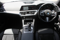 BMW 3シリーズ 320i Mｽﾎﾟｰﾂ ｺﾝﾌｫｰﾄP 1ｵ-ﾅ 追従ACC ｽﾃｱﾘﾝｸﾞｻﾎﾟｰﾄ ｼｰﾄﾋｰﾀｰ BMWﾗｲﾌﾞｺｯｸﾋﾟｯﾄﾞLEDﾍｯﾄﾞﾗｲﾄ ｵｰﾄﾊｲﾋﾞｰﾑ ﾀｯﾁ画面対応HDDﾅﾋﾞﾜｲﾔﾚｽ充電 電動ﾄﾗﾝｸ 3ｿﾞｰﾝｴｱｺﾝ ｱｯﾌﾟﾙｶｰﾌﾟﾚｲ ｱﾝﾋﾞｴﾝﾄﾗｲﾄ 2年保証