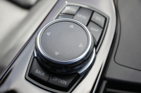 BMW 3シリーズ 320d ｾﾚﾌﾞﾚｰｼｮﾝｴﾃﾞｨｼｮﾝ ｽﾀｲﾙｴｯｼﾞ限定車 後期 8C新ｴﾝｼﾞﾝ 燃費21.4km/L ｾﾝｻﾃｯｸﾚｻﾞｰ ｼｰﾄﾋｰﾀｰ 専用ｸﾞﾚｰ18AW LEDﾍｯﾄﾞﾗｲﾄ&ﾃｰﾙ 追従ACC 衝突軽減ﾌﾞﾚｰｷ ﾚｰﾝﾁｪﾝｼﾞ警告 ﾌﾞﾗｯｸｸﾞﾘﾙ HDDﾅﾋﾞ2年保証