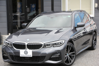 BMW 3シリーズ 320i ﾂｰﾘﾝｸﾞMｽﾎﾟｰﾂ ﾊｲﾗｲﾝ ﾀｺﾗﾚｯﾄﾞﾚｻﾞｰ ｼｰﾄﾋｰﾀｰ ｵﾌﾟｼｮﾝ19AW LEDﾍｯﾄﾞﾗｲﾄ ｵｰﾄﾊｲﾋﾞｰﾑ 追従ACC ｽﾃｱﾘﾝｸﾞｻﾎﾟｰﾄ Applecarplay BMWﾗｲﾌﾞｺｯｸﾋﾟｯﾄ ﾀｯﾁ画面HDDﾅﾋﾞ電動ﾄﾗﾝｸ Pｱｼｽﾄ 2年保証