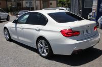 BMW 3シリーズ 320i Mｽﾎﾟｰﾂ 最終ﾓﾃﾞﾙ 新ｴﾝｼﾞﾝ ﾋｰﾀｰ黒革 LEDﾍｯﾄﾞﾗｲﾄ&ﾃｰﾙ NEWﾙｰﾑﾐﾗｰ 追従ACC ﾚｰﾝﾁｪﾝｼﾞ警告 ﾀｯﾁ画面対応HDDﾅﾋﾞBluetooth接続 Bｶﾒﾗ ﾊﾟﾄﾞﾙｼﾌﾄ 衝突軽減ﾌﾞﾚｰｷ 車線逸脱警告 歩行者警告 2年保証