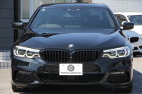 BMW 5シリーズ 523i ｴﾃﾞｨｼｮﾝﾐｯｼｮﾝｲﾝﾎﾟｯｼﾌﾞﾙ 特別仕様車 ﾊｰﾏﾝｶｰﾄﾞﾝｻﾗｳﾝﾄﾞHUD 専用ﾌﾞﾗｯｸ19AW ﾌﾞﾗｯｸｷﾄﾞﾆｰｸﾞﾘﾙ 追従ACC ｽﾃｱﾘﾝｸﾞｻﾎﾟｰﾄ  360度ｶﾒﾗ Pｱｼｽﾄ ﾀｯﾁ画面HDDﾅﾋﾞTV LEDﾍｯﾄﾞﾗｲﾄ ｵｰﾄﾊｲﾋﾞｰﾑ 2年保証