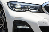 BMW 3シリーズ 320i Mｽﾎﾟｰﾂ ﾃﾞﾋﾞｭｰ&ｺﾝﾌｫｰﾄP 1ｵｰﾅ ﾋｰﾀｰ黒革 専用ﾌﾞﾙｰｽﾃｯﾁ 19AW 360度ｶﾒﾗ 追従ACC ｽﾃｱﾘﾝｸﾞｻﾎﾟｰﾄ LEDﾍｯﾄﾞﾗｲﾄ 電動ﾄﾗﾝｸ ｱｯﾌﾟﾙｶｰﾌﾟﾚｲ ﾀｯﾁ画面HDDﾅﾋﾞﾜｲﾔﾚｽ充電 hi-fiｽﾋﾟｰｶｰ 2年保証