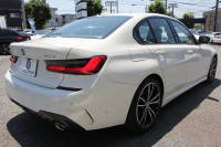 BMW 3シリーズ 320i Mｽﾎﾟｰﾂ ﾃﾞﾋﾞｭｰ&ｺﾝﾌｫｰﾄP 1ｵｰﾅ ﾋｰﾀｰ黒革 専用ﾌﾞﾙｰｽﾃｯﾁ 19AW 360度ｶﾒﾗ 追従ACC ｽﾃｱﾘﾝｸﾞｻﾎﾟｰﾄ LEDﾍｯﾄﾞﾗｲﾄ 電動ﾄﾗﾝｸ ｱｯﾌﾟﾙｶｰﾌﾟﾚｲ ﾀｯﾁ画面HDDﾅﾋﾞﾜｲﾔﾚｽ充電 hi-fiｽﾋﾟｰｶｰ 2年保証