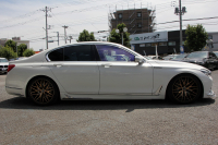 BMW 7シリーズ 740i ﾌﾟﾗｽP ｴﾅｼﾞｰEVOﾎﾞﾃﾞｨｷｯﾄ&20AW ｻﾝﾙｰﾌ 全席ﾋｰﾀｰ黒革 ﾃﾞｨｽﾌﾟﾚｲｷｰ LEDﾍｯﾄﾞﾗｲﾄ ﾊｰﾏﾝｶｰﾄﾞﾝ ﾏｯｻｰｼﾞ&ﾍﾞﾝﾁﾚｰｼｮﾝ HUD 追従ACC ｽﾃｱｻﾎﾟｰﾄ 液晶ﾒｰﾀｰ ﾀｯﾁ画面ﾅﾋﾞ360度ｶﾒﾗ ｿﾌﾄｸﾛｰｽﾞﾄﾞｱ 電動ﾄﾗﾝｸ 2年保証