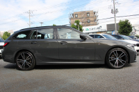 BMW 3シリーズ 320d Xdrive ﾂｰﾘﾝｸﾞMｽﾎﾟｰﾂ ﾃﾞﾋﾞｭｰ&ｲﾉﾍﾞｰｼｮﾝ&ｺﾝﾌｫｰﾄP  individualｶﾗｰ ﾚｰｻﾞｰﾗｲﾄ ﾋｰﾀｰ付ｵｲｽﾀｰﾚｻﾞｰ HUD ｼﾞｪｽﾁｬｰｺﾝﾄﾛｰﾙ ｱｯﾌﾟﾙｶｰﾌﾟﾚｲ BMWﾗｲﾌﾞｺｯｸﾋﾟｯﾄﾞﾜｲﾔﾚｽ充電 電動ﾄﾗﾝｸ 追従ACC ｽﾃｱﾘﾝｸﾞｻﾎﾟｰﾄ 2年保証