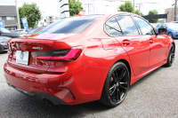 BMW 3シリーズ 320d Xdrive Mｽﾎﾟｰﾂ ｴﾃﾞｨｼｮﾝｻﾝﾗｲｽﾞ50台限定車 ﾋｰﾀｰ黒革 ﾚｰｻﾞｰﾗｲﾄ ｱﾀﾞﾌﾟﾃｨﾌﾞMｻｽ 専用19AW Mﾘｱｽﾎﾟｲﾗｰ Mｼｰﾄﾍﾞﾙﾄ 追従ACC ｽﾃｱﾘﾝｸﾞｻﾎﾟｰﾄ BMWﾗｲﾌﾞｺｯｸﾋﾟｯﾄﾞｱｯﾌﾟﾙｶｰﾌﾟﾚｲ ﾜｲﾔﾚｽ充電 2年保証