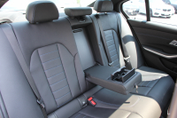 BMW 3シリーズ 330i Mｽﾎﾟｰﾂ ﾃﾞﾋﾞｭｰ&ｺﾝﾌｫｰﾄP ｻﾝﾙｰﾌ 258馬力 ﾋｰﾀｰ黒革 専用青ｽﾃｯﾁ 追従ACC ｽﾃｱｻﾎﾟｰﾄ ｵﾌﾟｼｮﾝ19AW Mｽﾎﾟｰﾂﾌﾞﾚｰｷ LEDﾍｯﾄﾞﾗｲﾄ ｵｰﾄﾊｲﾋﾞｰﾑ 360度ｶﾒﾗ 電動ﾄﾗﾝｸ Hi-fiｽﾋﾟｰｶｰ ﾗｲﾌﾞｺｯｸﾋﾟｯﾄﾞﾌﾞﾗｯｸｷﾄﾞﾆｰｸﾞﾘﾙ 2年保証