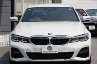 BMW 3シリーズ 320i Mｽﾎﾟｰﾂ ｺﾝﾌｫｰﾄP ｼｰﾄﾋｰﾀｰ 追従ACC ｽﾃｱﾘﾝｸﾞｻﾎﾟｰﾄ BMWﾗｲﾌﾞｺｯｸﾋﾟｯﾄﾞLEDﾍｯﾄﾞﾗｲﾄ ｵｰﾄﾊｲﾋﾞｰﾑ ﾜｲﾔﾚｽ充電 ｱﾝﾋﾞｴﾝﾄﾗｲﾄ ﾊｰﾌﾚｻﾞｰ 電動ﾄﾗﾝｸ 3ｿﾞｰﾝｴｱｺﾝ ｱｯﾌﾟﾙｶｰﾌﾟﾚｲ ﾀｯﾁ画面HDDﾅﾋﾞ2年保証