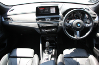 BMW X1 Xdrive18d Mｽﾎﾟｰﾂ ﾊｲﾗｲﾝ ｺﾝﾌｫｰﾄP 後期 ﾌｪｲｽﾘﾌﾄ後 ﾋｰﾀｰ黒革 電動ｼｰﾄ LEDﾍｯﾄﾞﾗｲﾄ 追従ACC 変更後ﾀｯﾁﾊﾟﾈﾙ対応HDDﾅﾋﾞ新ﾒｰﾀｰ Bluetooth接続 Pｱｼｽﾄ Bｶﾒﾗ 電動ﾄﾗﾝｸ 衝突軽減ﾌﾞﾚｰｷ 車線逸脱警告 歩行者警告 2年保証