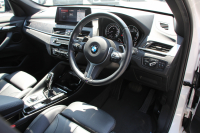 BMW X1 Xdrive18d Mｽﾎﾟｰﾂ ﾊｲﾗｲﾝ ｺﾝﾌｫｰﾄP 後期 ﾌｪｲｽﾘﾌﾄ後 ﾋｰﾀｰ黒革 電動ｼｰﾄ LEDﾍｯﾄﾞﾗｲﾄ 追従ACC 変更後ﾀｯﾁﾊﾟﾈﾙ対応HDDﾅﾋﾞ新ﾒｰﾀｰ Bluetooth接続 Pｱｼｽﾄ Bｶﾒﾗ 電動ﾄﾗﾝｸ 衝突軽減ﾌﾞﾚｰｷ 車線逸脱警告 歩行者警告 2年保証