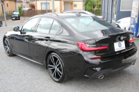BMW 3シリーズ 320i ｼﾄﾘﾝﾌﾞﾗｯｸｴﾃﾞｨｼｮﾝ 首都圏限定88台 ﾊｲﾗｲﾝ ｵｲｽﾀｰﾚｻﾞｰ ｼｰﾄﾋｰﾀｰ ｺﾝﾌｫｰﾄP 電動ﾄﾗﾝｸ Hi-fiｽﾋﾟｰｶｰ 360度ｶﾒﾗ 19AW 追従ACC ｽﾃｱﾘﾝｸﾞｻﾎﾟｰﾄ ｱｯﾌﾟﾙｶｰﾌﾟﾚｲ ﾀｯﾁ画面HDDﾅﾋﾞLEDﾍｯﾄﾞﾗｲﾄ ｵｰﾄﾊｲﾋﾞｰﾑ 2年保証