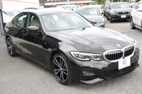BMW 3シリーズ 320i ｼﾄﾘﾝﾌﾞﾗｯｸｴﾃﾞｨｼｮﾝ 首都圏限定88台 ﾊｲﾗｲﾝ ｵｲｽﾀｰﾚｻﾞｰ ｼｰﾄﾋｰﾀｰ ｺﾝﾌｫｰﾄP 電動ﾄﾗﾝｸ Hi-fiｽﾋﾟｰｶｰ 360度ｶﾒﾗ 19AW 追従ACC ｽﾃｱﾘﾝｸﾞｻﾎﾟｰﾄ ｱｯﾌﾟﾙｶｰﾌﾟﾚｲ ﾀｯﾁ画面HDDﾅﾋﾞLEDﾍｯﾄﾞﾗｲﾄ ｵｰﾄﾊｲﾋﾞｰﾑ 2年保証