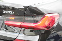 BMW 3シリーズ 320i ｼﾄﾘﾝﾌﾞﾗｯｸｴﾃﾞｨｼｮﾝ 首都圏限定88台 ﾊｲﾗｲﾝ ｵｲｽﾀｰﾚｻﾞｰ ｼｰﾄﾋｰﾀｰ ｺﾝﾌｫｰﾄP 電動ﾄﾗﾝｸ Hi-fiｽﾋﾟｰｶｰ 360度ｶﾒﾗ 19AW 追従ACC ｽﾃｱﾘﾝｸﾞｻﾎﾟｰﾄ ｱｯﾌﾟﾙｶｰﾌﾟﾚｲ ﾀｯﾁ画面HDDﾅﾋﾞLEDﾍｯﾄﾞﾗｲﾄ ｵｰﾄﾊｲﾋﾞｰﾑ 2年保証