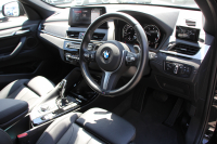 BMW X1 Xdrive18d Mｽﾎﾟｰﾂ ﾊｲﾗｲﾝ ｺﾝﾌｫｰﾄP 後期 ﾌｪｲｽﾘﾌﾄ後 ﾋｰﾀｰ黒革 Mｼｰﾄﾍﾞﾙﾄ ﾜｲﾔﾚｽ充電 電動ｼｰﾄ LEDﾍｯﾄﾞﾗｲﾄ 追従ACC ﾀｯﾁﾊﾟﾈﾙ対応HDDﾅﾋﾞ新ﾒｰﾀｰ Bluetooth接続 Pｱｼｽﾄ 電動ﾄﾗﾝｸ 衝突軽減ﾌﾞﾚｰｷ 車線逸脱警告 歩行者警告 2年保証