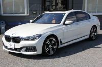 BMW 7シリーズ 740d Xdrive Mｽﾎﾟｰﾂ ﾘｱｺﾝﾌｫｰﾄP 1ｵｰﾅ ﾘｱｴﾝﾀｰﾃｲﾒﾝﾄ ﾘｱﾓﾆﾀｰ ﾀｯﾁｺﾏﾝﾄﾞﾋｰﾄｺﾝﾌｫｰﾄP ｻﾝﾙｰﾌ ﾚｰｻﾞｰﾗｲﾄ ﾃﾞｨｽﾌﾟﾚｲｷｰ ﾘﾓｰﾄﾊﾟｰｷﾝｸﾞﾏｯｻｰｼﾞ&ﾍﾞﾝﾁﾚｰｼｮﾝ ｺﾆｬｯｸﾚｻﾞｰ 360度ｶﾒﾗ 4WD 3.0Lﾃﾞｨｰｾﾞﾙﾀｰﾎﾞ2年保証