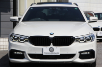 BMW 5シリーズ 530i ﾂｰﾘﾝｸﾞMｽﾎﾟｰﾂ ｾﾚｸﾄP 型式変更後｢ABA-JT20｣ 252馬力 ﾊﾟﾉﾗﾏｻﾝﾙｰﾌ ﾊｰﾏﾝｶｰﾄﾞﾝ 4ｿﾞｰﾝｴｱｺﾝ 全席ﾋｰﾀｰ黒革 HUD 追従ACC ｽﾃｱﾘﾝｸﾞｻﾎﾟｰﾄ 変更後全面液晶ﾒｰﾀｰ ﾀｯﾁ画面HDDﾅﾋﾞTV 360度ｶﾒﾗ 2年保証