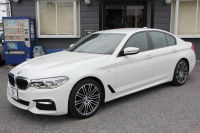 BMW 5シリーズ 530i Mｽﾎﾟｰﾂ ｲﾉﾍﾞｰｼｮﾝP 1ｵｰﾅ 高出力 252馬力 全席ﾋｰﾀｰ黒革 HUD ﾃﾞｨｽﾌﾟﾚｲｷｰ ﾘﾓｰﾄﾊﾟｰｷﾝｸﾞ追従ACC ｽﾃｱﾘﾝｸﾞｻﾎﾟｰﾄ LEDﾍｯﾄﾞﾗｲﾄ ｵｰﾄﾊｲﾋﾞｰﾑ ﾀｯﾁ画面HDDﾅﾋﾞTV ｼﾞｪｽﾁｬｰC 360度ｶﾒﾗ Pｱｼｽﾄﾌﾟﾗｽ 電動ﾄﾗﾝｸ 2年保証