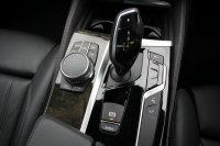 BMW 5シリーズ 530i Mｽﾎﾟｰﾂ ｲﾉﾍﾞｰｼｮﾝP 1ｵｰﾅ 高出力 252馬力 全席ﾋｰﾀｰ黒革 HUD ﾃﾞｨｽﾌﾟﾚｲｷｰ ﾘﾓｰﾄﾊﾟｰｷﾝｸﾞ追従ACC ｽﾃｱﾘﾝｸﾞｻﾎﾟｰﾄ LEDﾍｯﾄﾞﾗｲﾄ ｵｰﾄﾊｲﾋﾞｰﾑ ﾀｯﾁ画面HDDﾅﾋﾞTV ｼﾞｪｽﾁｬｰC 360度ｶﾒﾗ Pｱｼｽﾄﾌﾟﾗｽ 電動ﾄﾗﾝｸ 2年保証