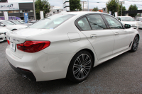 BMW 5シリーズ 530i Mｽﾎﾟｰﾂ ｲﾉﾍﾞｰｼｮﾝP 1ｵｰﾅ 高出力 252馬力 全席ﾋｰﾀｰ黒革 HUD ﾃﾞｨｽﾌﾟﾚｲｷｰ ﾘﾓｰﾄﾊﾟｰｷﾝｸﾞ追従ACC ｽﾃｱﾘﾝｸﾞｻﾎﾟｰﾄ LEDﾍｯﾄﾞﾗｲﾄ ｵｰﾄﾊｲﾋﾞｰﾑ ﾀｯﾁ画面HDDﾅﾋﾞTV ｼﾞｪｽﾁｬｰC 360度ｶﾒﾗ Pｱｼｽﾄﾌﾟﾗｽ 電動ﾄﾗﾝｸ 2年保証