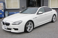 BMW 6シリーズ 640i ｸﾞﾗﾝｸｰﾍﾟMｽﾎﾟｰﾂ 後期 ｻﾝﾙｰﾌ ｼﾅﾓﾝﾌﾞﾗｳﾝﾚｻﾞｰ ｱﾄﾞﾊﾞﾝｽﾄﾞﾃﾞｨｽﾌﾟﾚｲP HUD 液晶ﾒｰﾀｰ 追従ACC ﾚｰﾝﾁｪﾝｼﾞ警告 ｵﾌﾟｼｮﾝ20AW 第5世代iﾄﾞﾗｲﾌﾞHDDﾅﾋﾞTV ﾄｯﾌﾟﾋﾞｭｰｶﾒﾗ ｻｲﾄﾞﾋﾞｭｰｶﾒﾗ Pｱｼｽﾄ 2年保証