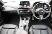 BMW Mシリーズ M2ｸｰﾍﾟMDCT 370馬力 直6ﾀｰﾎﾞ7速DCT ﾋｰﾀｰ黒革 Mﾊﾟﾌｫｰﾏﾝｽｽﾃｱﾘﾝｸﾞｶｰﾎﾞﾝﾘｯﾌﾟｽﾎﾟｲﾗｰ 3Ddesignｴｱﾛ HDDﾅﾋﾞBｶﾒﾗ 専用19AW 衝突軽減ﾌﾞﾚｰｷ 車線逸脱警告 歩行者警告 ﾌﾞﾚｰｷ付ｸﾙｺﾝ ｽﾏｰﾄｷｰ ｶｰﾎﾞﾝｲﾝﾃﾘｱﾄﾘﾑ ﾊﾟﾄﾞﾙｼﾌﾄ 2年保証