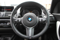 BMW 2シリーズ M235i ｸｰﾍﾟﾋｰﾀｰ黒革 326馬力 直6ﾀｰﾎﾞ8速AT 真珠色 N55ｴﾝｼﾞﾝ ｱﾀﾞﾌﾟﾃｨﾌﾞMｻｽ 衝突軽減ﾌﾞﾚｰｷ 車線逸脱警告 歩行者警告 ﾌﾞﾚｰｷ付ｸﾙｺﾝ HDDﾅﾋﾞBｶﾒﾗ&ﾘｱPDCｾﾝｻｰ Bluetooth接続 2ｿﾞｰﾝｴｱｺﾝ 2年保証