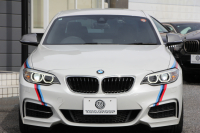 BMW 2シリーズ M235i ｸｰﾍﾟﾋｰﾀｰ黒革 326馬力 直6ﾀｰﾎﾞ8速AT 真珠色 N55ｴﾝｼﾞﾝ ｱﾀﾞﾌﾟﾃｨﾌﾞMｻｽ 衝突軽減ﾌﾞﾚｰｷ 車線逸脱警告 歩行者警告 ﾌﾞﾚｰｷ付ｸﾙｺﾝ HDDﾅﾋﾞBｶﾒﾗ&ﾘｱPDCｾﾝｻｰ Bluetooth接続 2ｿﾞｰﾝｴｱｺﾝ 2年保証