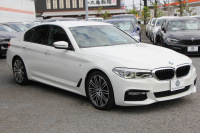 BMW 5シリーズ 523d Mｽﾎﾟｰﾂ ﾊｲﾗｲﾝ 全席ﾋｰﾀｰ黒革 HUD ｶﾀﾛｸﾞ燃費21.5km/L 追従ACC ｽﾃｱﾘﾝｸﾞｻﾎﾟｰﾄ LEDﾍｯﾄﾞﾗｲﾄ ｵｰﾄﾊｲﾋﾞｰﾑ 液晶ﾒｰﾀｰ 360度ｶﾒﾗ ﾀｯﾁ画面HDDﾅﾋﾞTV 専用ｴｱﾛ 19AW 電動ﾄﾗﾝｸ ｽﾏｰﾄｷｰ ﾊﾟﾄﾞﾙｼﾌﾄ 2年保証