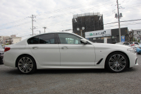 BMW 5シリーズ 523d Mｽﾎﾟｰﾂ ﾊｲﾗｲﾝ 全席ﾋｰﾀｰ黒革 HUD ｶﾀﾛｸﾞ燃費21.5km/L 追従ACC ｽﾃｱﾘﾝｸﾞｻﾎﾟｰﾄ LEDﾍｯﾄﾞﾗｲﾄ ｵｰﾄﾊｲﾋﾞｰﾑ 液晶ﾒｰﾀｰ 360度ｶﾒﾗ ﾀｯﾁ画面HDDﾅﾋﾞTV 専用ｴｱﾛ 19AW 電動ﾄﾗﾝｸ ｽﾏｰﾄｷｰ ﾊﾟﾄﾞﾙｼﾌﾄ 2年保証