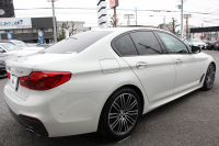 BMW 5シリーズ 523i Mｽﾎﾟｰﾂ ﾊｲﾗｲﾝ ｲﾉﾍﾞｰｼｮﾝP ｻﾝﾙｰﾌ 全席ﾋｰﾀｰ黒革 ﾃﾞｨｽﾌﾟﾚｲｷｰ HUD ｼﾞｪｽﾁｬｰC ﾜｲﾔﾚｽ充電 追従ACC ｽﾃｱﾘﾝｸﾞｻﾎﾟｰﾄ ﾀｯﾁ画面HDDﾅﾋﾞTV LEDﾍｯﾄﾞﾗｲﾄ ｵｰﾄﾊｲﾋﾞｰﾑ 360度ｶﾒﾗ 19AW 電動ﾄﾗﾝｸ 2年保証
