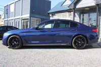 BMW 5シリーズ 530i Mｽﾎﾟｰﾂ 252馬力 1ｵﾅ ｻﾝﾙｰﾌ 全席ﾋｰﾀｰ黒革 ﾌﾞﾗｯｸ19AW Mspﾌﾞﾚｰｷ 追従ACC ｽﾃｱﾘﾝｸﾞｻﾎﾟｰﾄ LEDﾍｯﾄﾞﾗｲﾄ ﾊｲﾋﾞｰﾑｱｼｽﾄ ﾀｯﾁ画面HDDﾅﾋﾞTV 360度ｶﾒﾗ Pｱｼｽﾄﾌﾟﾗｽ 電動ﾄﾗﾝｸ 専用ｴｱﾛ ﾊﾟﾄﾞﾙｼﾌﾄ 2年保証