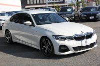 BMW 3シリーズ 320d Xdrive Mｽﾎﾟｰﾂ ﾃﾞﾋﾞｭｰP ｺﾝﾌｫｰﾄP 4WD ﾋｰﾀｰ黒革 ﾌﾞﾙｰｽﾃｯﾁ 19AW Pｱｼｽﾄﾌﾟﾗｽ 360度ｶﾒﾗ ﾌﾙｾｸﾞTV LEDﾍｯﾄﾞﾗｲﾄ ｵｰﾄﾊｲﾋﾞｰﾑ 追従ACC ｽﾃｱﾘﾝｸﾞｻﾎﾟｰﾄ ｱｯﾌﾟﾙｶｰﾌﾟﾚｲ ﾀｯﾁ画面HDDﾅﾋﾞ電動ﾄﾗﾝｸ 2年保証
