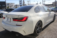 BMW 3シリーズ 320d Xdrive Mｽﾎﾟｰﾂ ｲﾉﾍﾞｰｼｮﾝP ﾃﾞﾋﾞｭｰP ｺﾝﾌｫｰﾄP 4WD ﾋｰﾀｰ黒革  BMWﾚｰｻﾞｰﾗｲﾄ HUD ｼﾞｪｽﾁｬｰC 追従ACC ｽﾃｱﾘﾝｸﾞｻﾎﾟｰﾄ ｱｯﾌﾟﾙｶｰﾌﾟﾚｲ ﾀｯﾁ画面HDDﾅﾋﾞBMWﾗｲﾌﾞｺｯｸﾋﾟｯﾄﾞ電動ﾄﾗﾝｸ Hi-fiｽﾋﾟｰｶｰ 2年保証