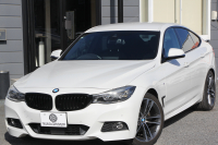 BMW 3シリーズ 320i ｸﾞﾗﾝﾂｰﾘｽﾓ Mｽﾎﾟｰﾂ 後期 新ｴﾝｼﾞﾝ LEDﾍｯﾄﾞﾗｲﾄ&ﾃｰﾙ 追従ACC ﾚｰﾝﾁｪﾝｼﾞ警告 衝突軽減ﾌﾞﾚｰｷ 車線逸脱警告 歩行者警告 iﾄﾞﾗｲﾌﾞHDDﾅﾋﾞ電動ﾄﾗﾝｸ ｽﾏｰﾄｷｰ 専用ｴｱﾛ 19AW ﾊﾟﾄﾞﾙｼﾌﾄ 2年保証