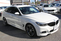 BMW 3シリーズ 320i ｸﾞﾗﾝﾂｰﾘｽﾓ Mｽﾎﾟｰﾂ 後期 新ｴﾝｼﾞﾝ LEDﾍｯﾄﾞﾗｲﾄ&ﾃｰﾙ 追従ACC ﾚｰﾝﾁｪﾝｼﾞ警告 衝突軽減ﾌﾞﾚｰｷ 車線逸脱警告 歩行者警告 iﾄﾞﾗｲﾌﾞHDDﾅﾋﾞ電動ﾄﾗﾝｸ ｽﾏｰﾄｷｰ 専用ｴｱﾛ 19AW ﾊﾟﾄﾞﾙｼﾌﾄ 2年保証