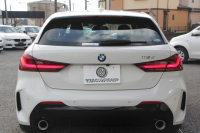 BMW 1シリーズ 118d Mｽﾎﾟｰﾂ ｴﾃﾞｨｼｮﾝｼﾞｮｲﾌﾟﾗｽ ｺﾝﾌｫｰﾄP 1ｵｰﾅ 追従ACC 電動ﾘｱｹﾞｰﾄ idriveﾅﾋﾞｹﾞｰｼｮﾝP BMWﾗｲﾌﾞｺｯｸﾋﾟｯﾄ ｱｯﾌﾟﾙｶｰﾌﾟﾚｲ ﾒﾓﾘｰ付電動ﾊｰﾌﾚｻﾞｰ ｽﾄﾚｰｼﾞﾊﾟｯｹｰｼﾞｲﾙﾐﾎﾞｽﾄﾝﾄﾘﾑ LEDﾍｯﾄﾞﾗｲﾄ Pｱｼｽﾄ 18AW 専用ｴｱﾛ 2年保証