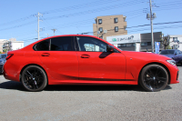 BMW 3シリーズ 320d Xdrive Mｽﾎﾟｰﾂ ｴﾃﾞｨｼｮﾝｻﾝﾗｲｽﾞ50台限定車 ﾋｰﾀｰ黒革 ﾚｰｻﾞｰﾗｲﾄ ｱﾀﾞﾌﾟﾃｨﾌﾞMｻｽ 専用19AW Mﾘｱｽﾎﾟｲﾗｰ Mｼｰﾄﾍﾞﾙﾄ 追従ACC ｽﾃｱﾘﾝｸﾞｻﾎﾟｰﾄ BMWﾗｲﾌﾞｺｯｸﾋﾟｯﾄﾞｱｯﾌﾟﾙｶｰﾌﾟﾚｲ ﾜｲﾔﾚｽ充電 2年保証