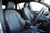 BMW X1 Xdrive18d Mｽﾎﾟｰﾂ ﾊｲﾗｲﾝ ｺﾝﾌｫｰﾄP 4WD 中期 変更後ﾀｯﾁﾊﾟﾈﾙ対応HDDﾅﾋﾞ新ﾃﾞｻﾞｲﾝﾒｰﾀｰ ﾋｰﾀｰ黒革 電動ｼｰﾄ&ﾒﾓﾘｰ 追従ACC HUD Pｱｼｽﾄ Bｶﾒﾗ 電動ﾄﾗﾝｸ 衝突軽減ﾌﾞﾚｰｷ 車線逸脱警告 歩行者警告 LEDﾍｯﾄﾞﾗｲﾄ 2年保証