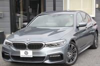 BMW 5シリーズ 530i Mｽﾎﾟｰﾂ 高出力 252馬力 1ｵｰﾅ ｱｲﾎﾞﾘｰﾚｻﾞｰ 全席ﾋｰﾀｰ HUD Mｽﾎﾟｰﾂﾌﾞﾚｰｷ 追従ACC ｽﾃｱﾘﾝｸﾞｻﾎﾟｰﾄ LEDﾍｯﾄﾞﾗｲﾄ ﾊｲﾋﾞｰﾑｱｼｽﾄ ﾀｯﾁ画面HDDﾅﾋﾞTV 360度ｶﾒﾗ Pｱｼｽﾄﾌﾟﾗｽ 電動ﾄﾗﾝｸ 専用ｴｱﾛ ﾊﾟﾄﾞﾙｼﾌﾄ 19AW 2年保証