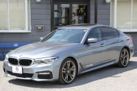 BMW 5シリーズ 523i Mｽﾎﾟｰﾂ ﾊｲﾗｲﾝ ｻﾝﾙｰﾌ 全席ﾋｰﾀｰ黒革 HUD ｼﾞｪｽﾁｬｰｺﾝﾄﾛｰﾙ ﾜｲﾔﾚｽ充電 M550用20AW 追従ACC ｽﾃｱﾘﾝｸﾞｻﾎﾟｰﾄ ﾀｯﾁ画面HDDﾅﾋﾞTV LEDﾍｯﾄﾞﾗｲﾄ ｵｰﾄﾊｲﾋﾞｰﾑ 360度ｶﾒﾗ 電動ﾄﾗﾝｸ 専用ｴｱﾛ ﾊﾟﾄﾞﾙｼﾌﾄ 2年保証