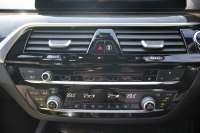 BMW 5シリーズ 523i Mｽﾎﾟｰﾂ ﾊｲﾗｲﾝ ｻﾝﾙｰﾌ 全席ﾋｰﾀｰ黒革 HUD ｼﾞｪｽﾁｬｰｺﾝﾄﾛｰﾙ ﾜｲﾔﾚｽ充電 追従ACC ｽﾃｱﾘﾝｸﾞｻﾎﾟｰﾄ ﾀｯﾁ画面HDDﾅﾋﾞTV LEDﾍｯﾄﾞﾗｲﾄ ｵｰﾄﾊｲﾋﾞｰﾑ 360度ｶﾒﾗ 19AW 電動ﾄﾗﾝｸ 専用ｴｱﾛ ﾊﾟﾄﾞﾙｼﾌﾄ 2年保証