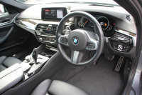 BMW 5シリーズ 523i Mｽﾎﾟｰﾂ ﾊｲﾗｲﾝ ｻﾝﾙｰﾌ 全席ﾋｰﾀｰ黒革 HUD ｼﾞｪｽﾁｬｰｺﾝﾄﾛｰﾙ ﾜｲﾔﾚｽ充電 追従ACC ｽﾃｱﾘﾝｸﾞｻﾎﾟｰﾄ ﾀｯﾁ画面HDDﾅﾋﾞTV LEDﾍｯﾄﾞﾗｲﾄ ｵｰﾄﾊｲﾋﾞｰﾑ 360度ｶﾒﾗ 19AW 電動ﾄﾗﾝｸ 専用ｴｱﾛ ﾊﾟﾄﾞﾙｼﾌﾄ 2年保証
