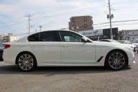 BMW 5シリーズ 523d Mｽﾎﾟｰﾂ ﾊｲﾗｲﾝ 変更後ﾓﾃﾞﾙ 新液晶ﾒｰﾀｰ 全席ﾋｰﾀｰ黒革 HUD LEDﾍｯﾄﾞﾗｲﾄ 追従ACC ｽﾃｱﾘﾝｸﾞｻﾎﾟｰﾄ ｵｰﾄﾊｲﾋﾞｰﾑ ﾀｯﾁ画面HDDﾅﾋﾞﾌﾙｾｸﾞTV 360度ｶﾒﾗ 電動ﾄﾗﾝｸ 専用ｴｱﾛ 19AW ﾊﾟﾄﾞﾙｼﾌﾄ ｱﾝﾋﾞｴﾝﾄﾗｲﾄ 2年保証
