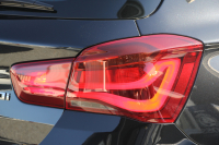 BMW 1シリーズ M140i ｴﾃﾞｨｼｮﾝｼｬﾄﾞｰ 後期 340馬力 直6ﾀｰﾎﾞ後輪駆動最終 ﾋｰﾀｰ黒革 LEDﾍｯﾄﾞﾗｲﾄ ｱﾀﾞﾌﾟﾃｨﾌﾞMｻｽ 専用ﾌﾞﾚｰｷ 18AW ﾀｯﾁ画面HDDﾅﾋﾞPｱｼｽﾄ 衝突軽減ﾌﾞﾚｰｷ 車線逸脱警告 歩行者警告 ﾌﾞﾚｰｷ付ｸﾙｺﾝ 2年保証