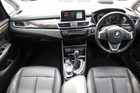 BMW 2シリーズ 218d ｸﾞﾗﾝﾂｱﾗｰ ﾗｸﾞｼﾞｭｱﾘｰ 後期 1ｵｰﾅ ﾌｪｲｽﾘﾌﾄ後 3列7人乗 ADｱｸﾃｨﾌﾞｾｰﾌﾃｨ&ｺﾝﾌｫｰﾄP 追従ACC HUD ﾋｰﾀｰ黒革 電動ﾄﾗﾝｸ LEDﾍｯﾄﾞﾗｲﾄ ﾀｯﾁ画面HDDﾅﾋﾞﾊﾟｰｷﾝｸﾞｱｼｽﾄ 衝突軽減ﾌﾞﾚｰｷ 車線逸脱警告 歩行者警告 2年保証