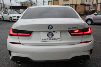 BMW 3シリーズ 320i Mｽﾎﾟｰﾂ ﾃﾞﾋﾞｭｰP ｺﾝﾌｫｰﾄP 真珠色 ﾋｰﾀｰ黒革 専用ﾌﾞﾙｰｽﾃｯﾁ 19AW 追従ACC Mﾊﾟﾌｫｰﾏﾝｽﾘｯﾌﾟｽﾎﾟｲﾗｰ&ﾌﾞﾗｯｸｸﾞﾘﾙ ｽﾃｱﾘﾝｸﾞｻﾎﾟｰﾄ LEDﾍｯﾄﾞﾗｲﾄ 電動ﾄﾗﾝｸ ｱｯﾌﾟﾙｶｰﾌﾟﾚｲ ﾀｯﾁ画面HDDﾅﾋﾞﾜｲﾔﾚｽ充電 Pｱｼｽﾄ 2年保証