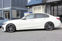 BMW 3シリーズ 320i Mｽﾎﾟｰﾂ ｺﾝﾌｫｰﾄP ｼｰﾄﾋｰﾀｰ ｵﾌﾟｼｮﾝ19AW 追従ACC ｽﾃｱﾘﾝｸﾞｻﾎﾟｰﾄ BMWﾗｲﾌﾞｺｯｸﾋﾟｯﾄﾞLEDﾍｯﾄﾞﾗｲﾄ ｵｰﾄﾊｲﾋﾞｰﾑ ﾜｲﾔﾚｽ充電 ﾊｰﾌﾚｻﾞｰ電動ｼｰﾄ 電動ﾄﾗﾝｸ 3ｿﾞｰﾝｴｱｺﾝ ｱｯﾌﾟﾙｶｰﾌﾟﾚｲ ﾀｯﾁ画面HDDﾅﾋﾞ2年保証